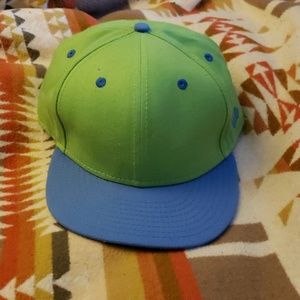 Mens New Era neon green/blue plain hat. 7 3/4